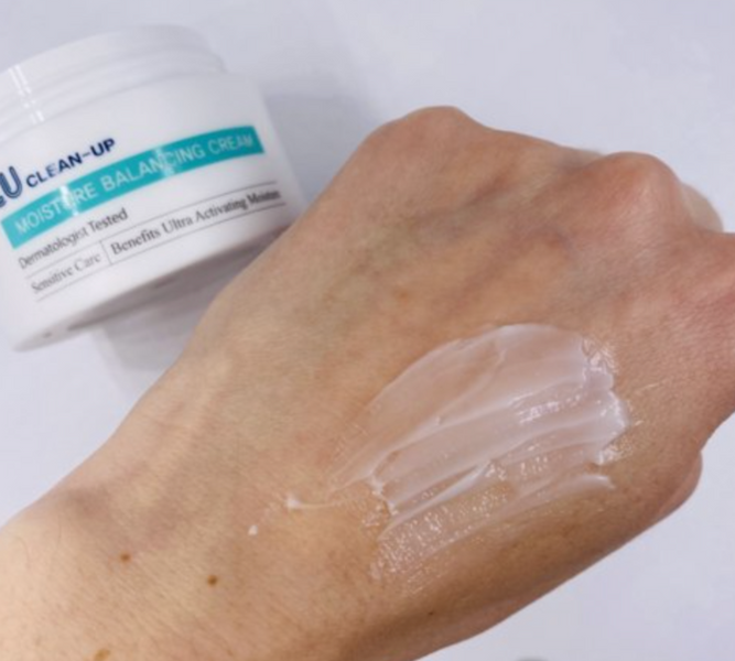 Ультра-зволожуючий крем на багатошаровій емульсії Clean-Up Moisture Balancing Cream, 50 ml 8809207221179 фото